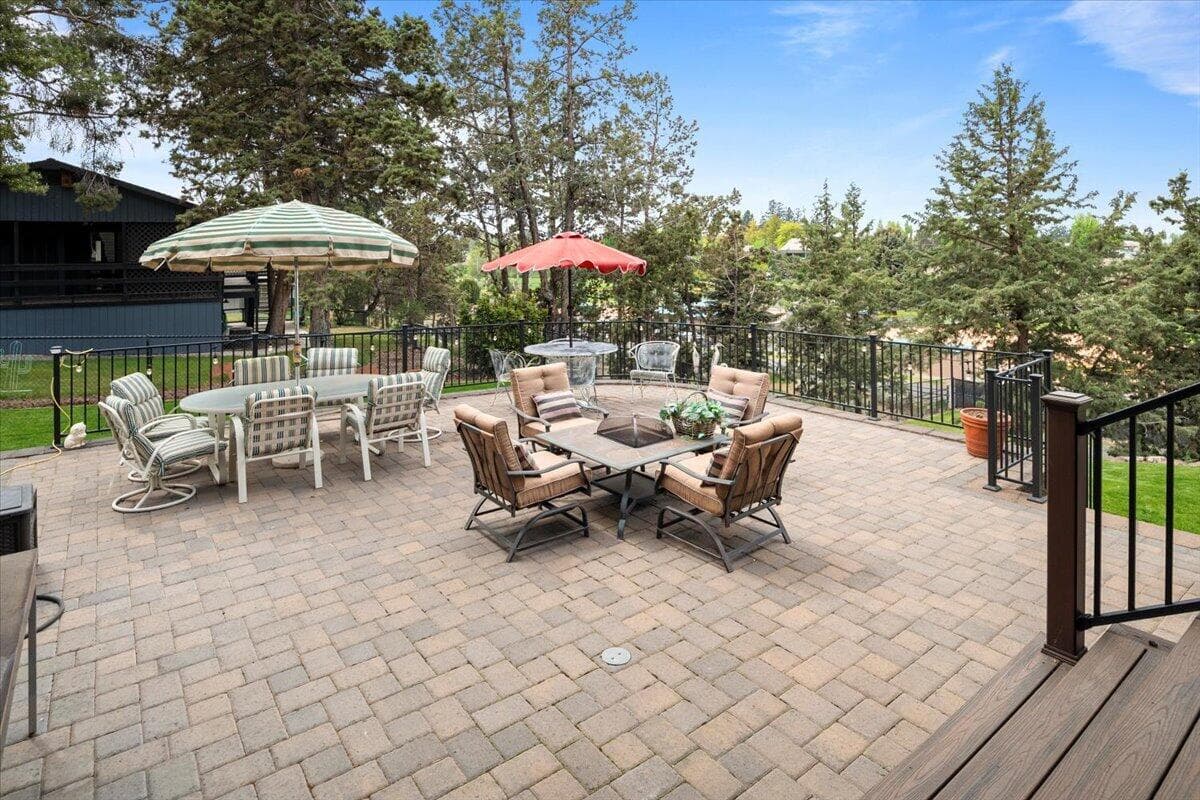 Photo of 1725 SW Parkway Drive 40 of 63