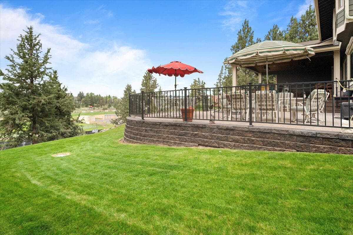 Photo of 1725 SW Parkway Drive 41 of 63