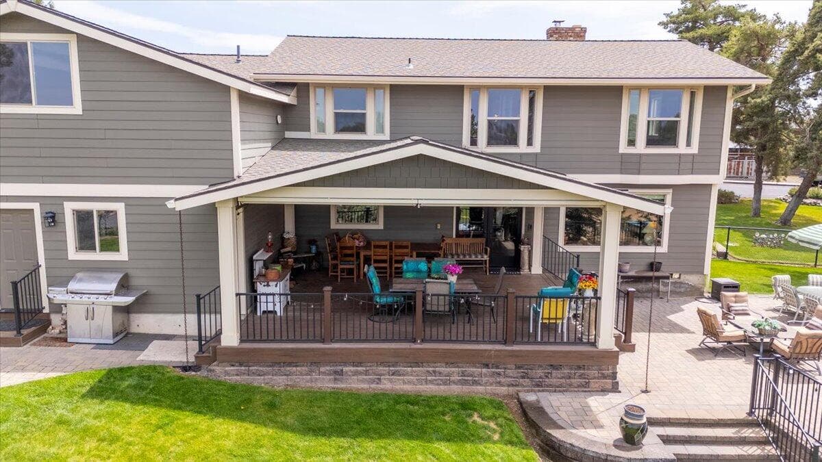 Photo of 1725 SW Parkway Drive 43 of 63