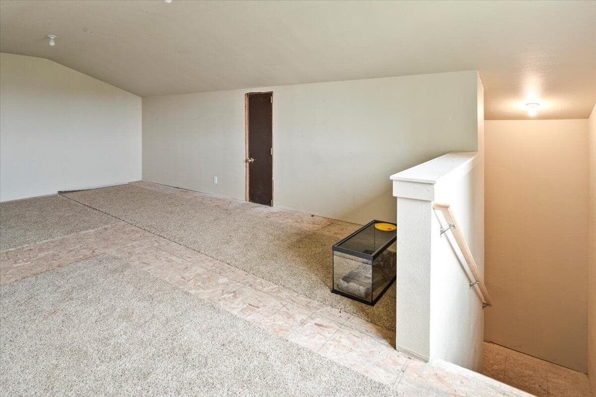 Photo of 1725 SW Parkway Drive 47 of 63