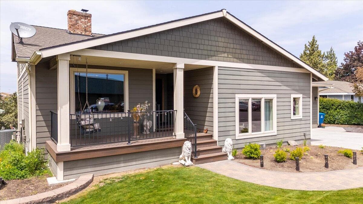 Photo of 1725 SW Parkway Drive 61 of 63