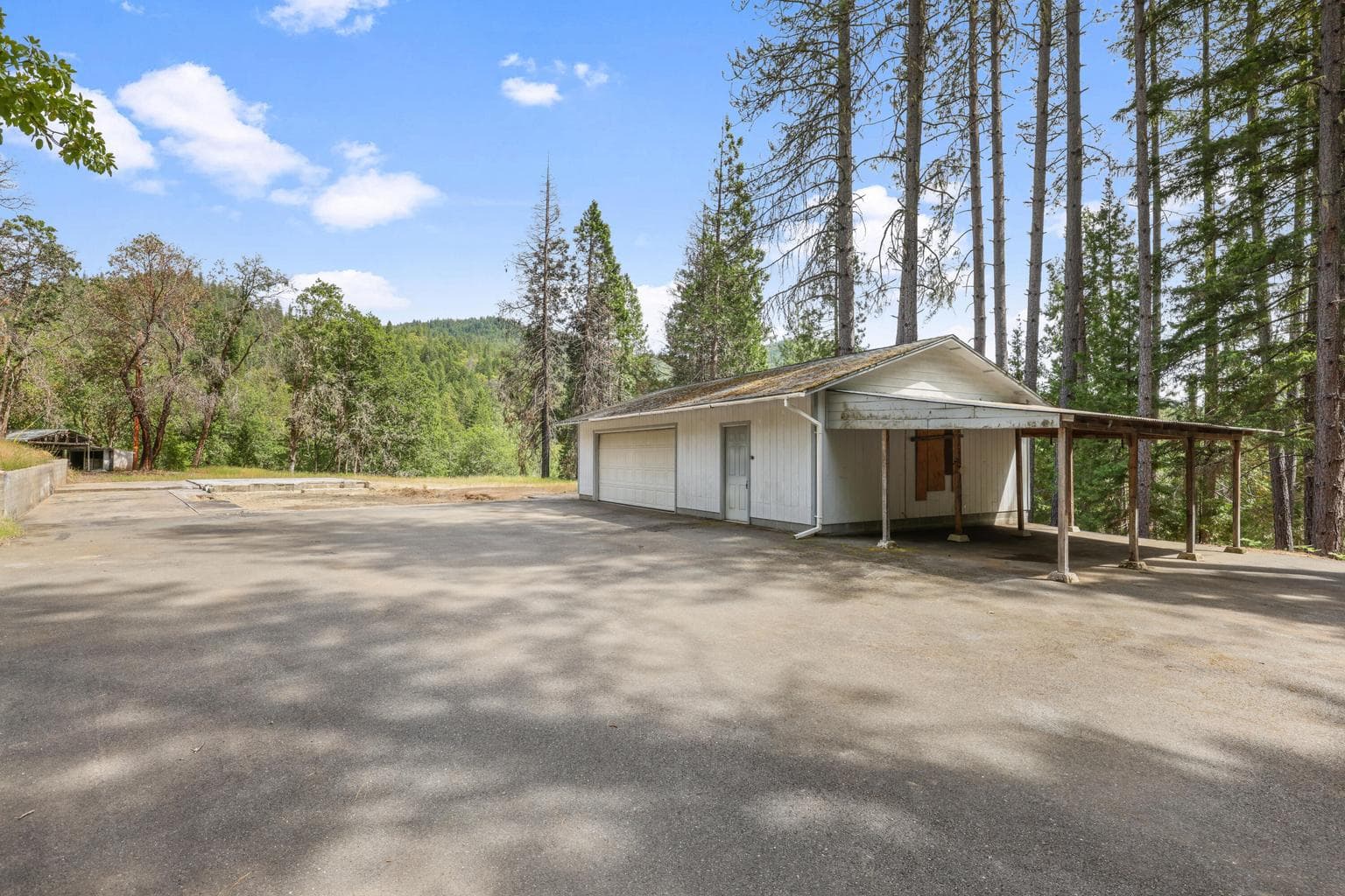 Photo of 6584 Pleasant Creek 5 of 11