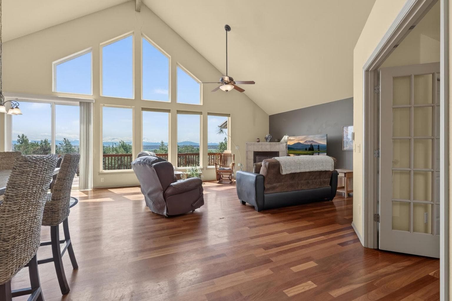 Photo of 14408 Swannies 3 of 62