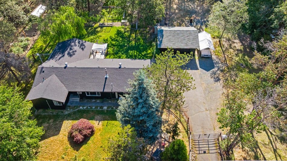 Photo of 1033 Plumtree 5 of 33