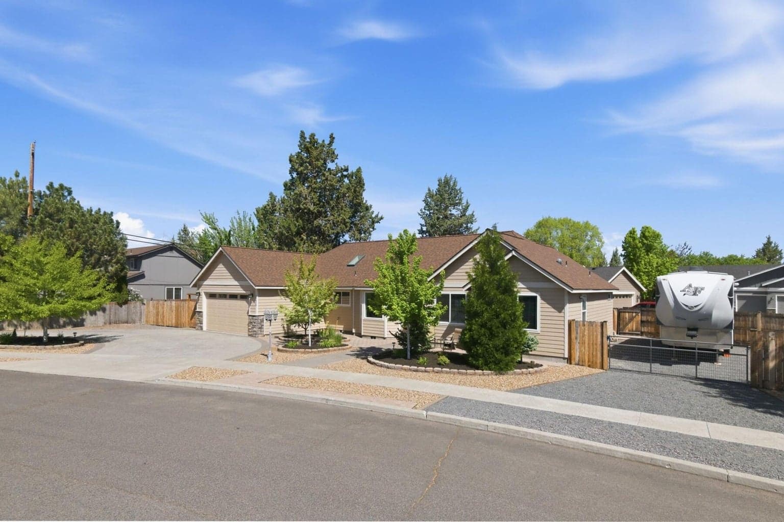 Photo of 20828 Cassin 2 of 33
