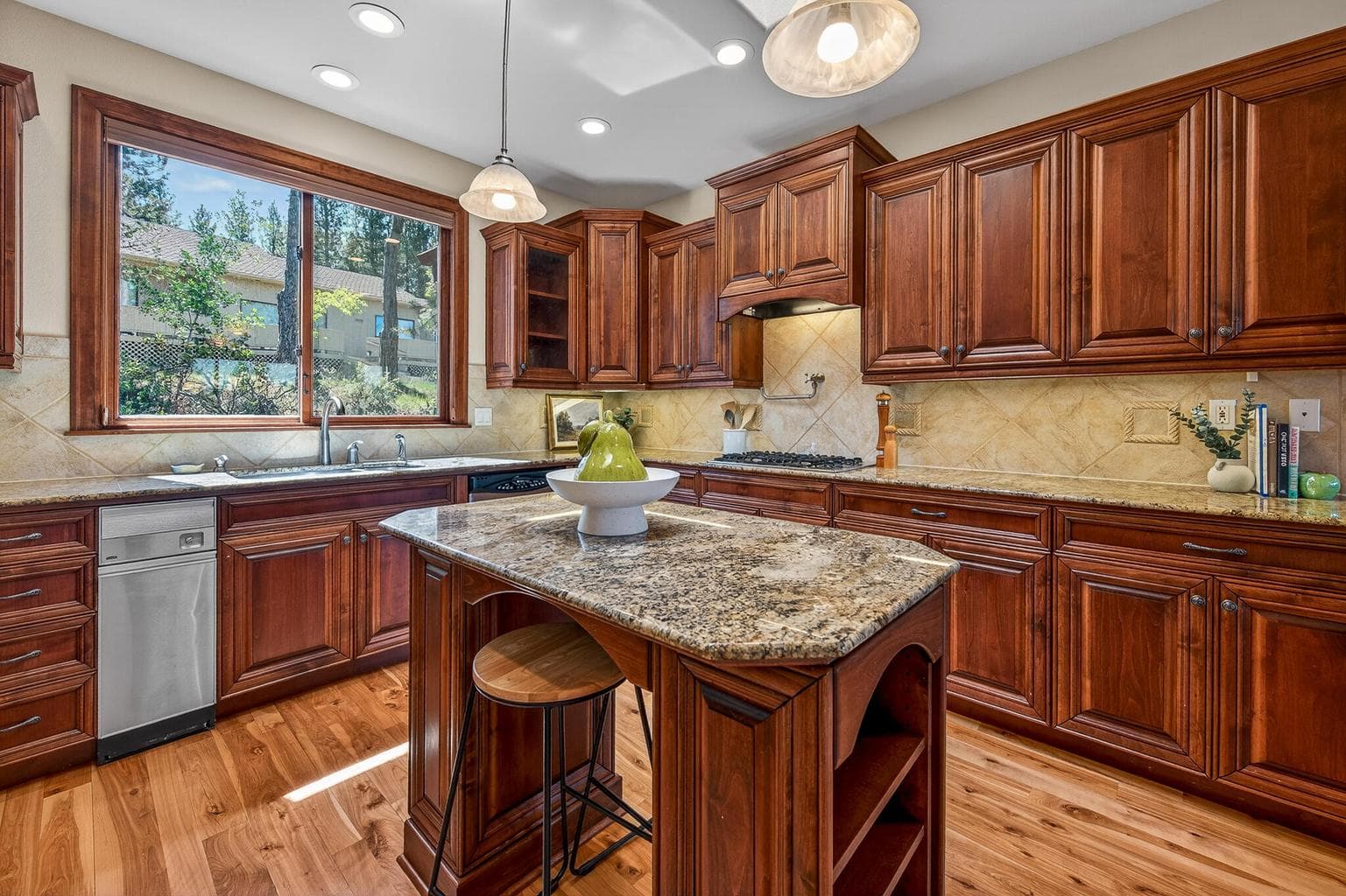 Photo of 19305 Brookside Way 14 of 48