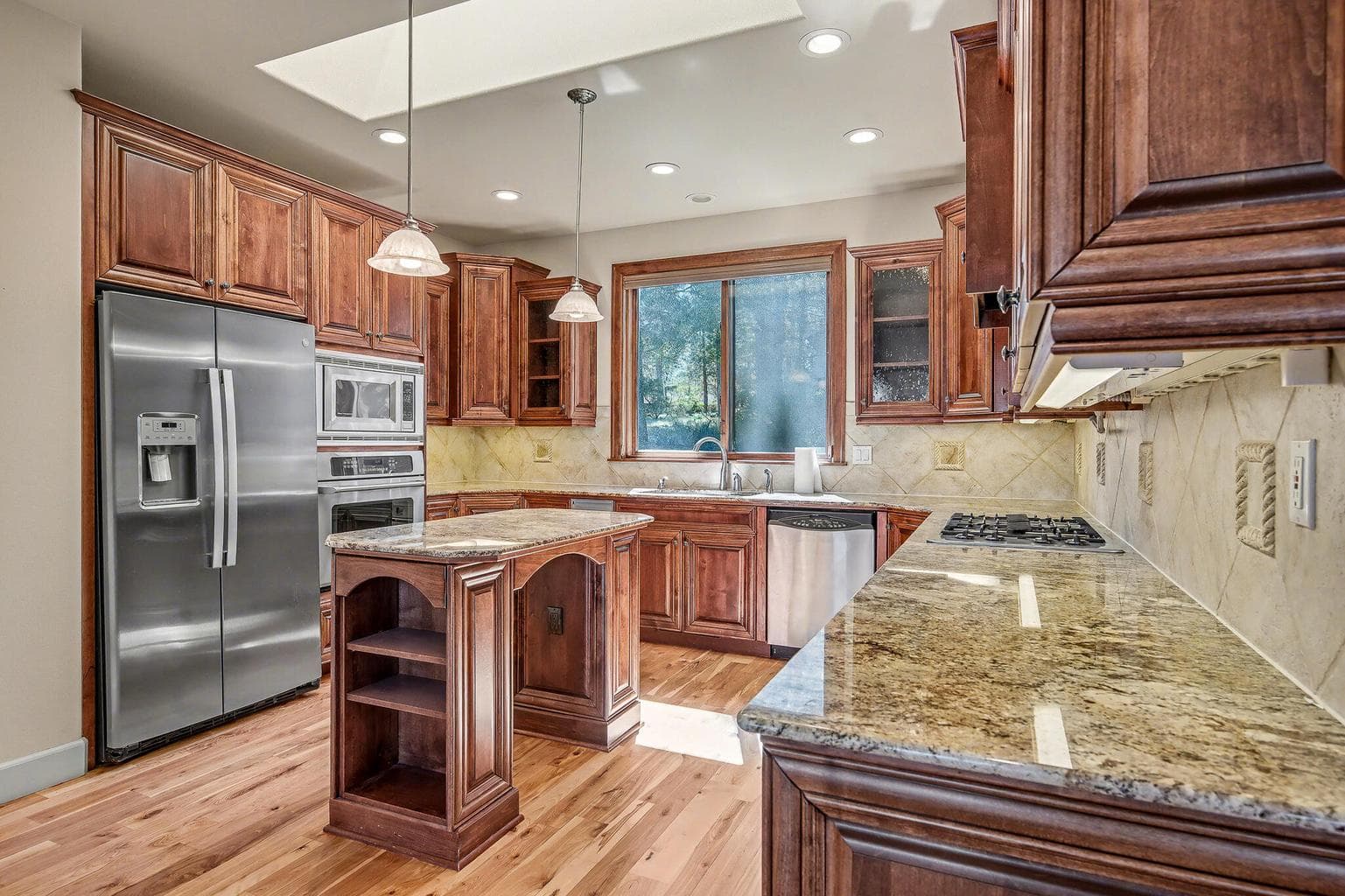 Photo of 19305 Brookside Way 9 of 48