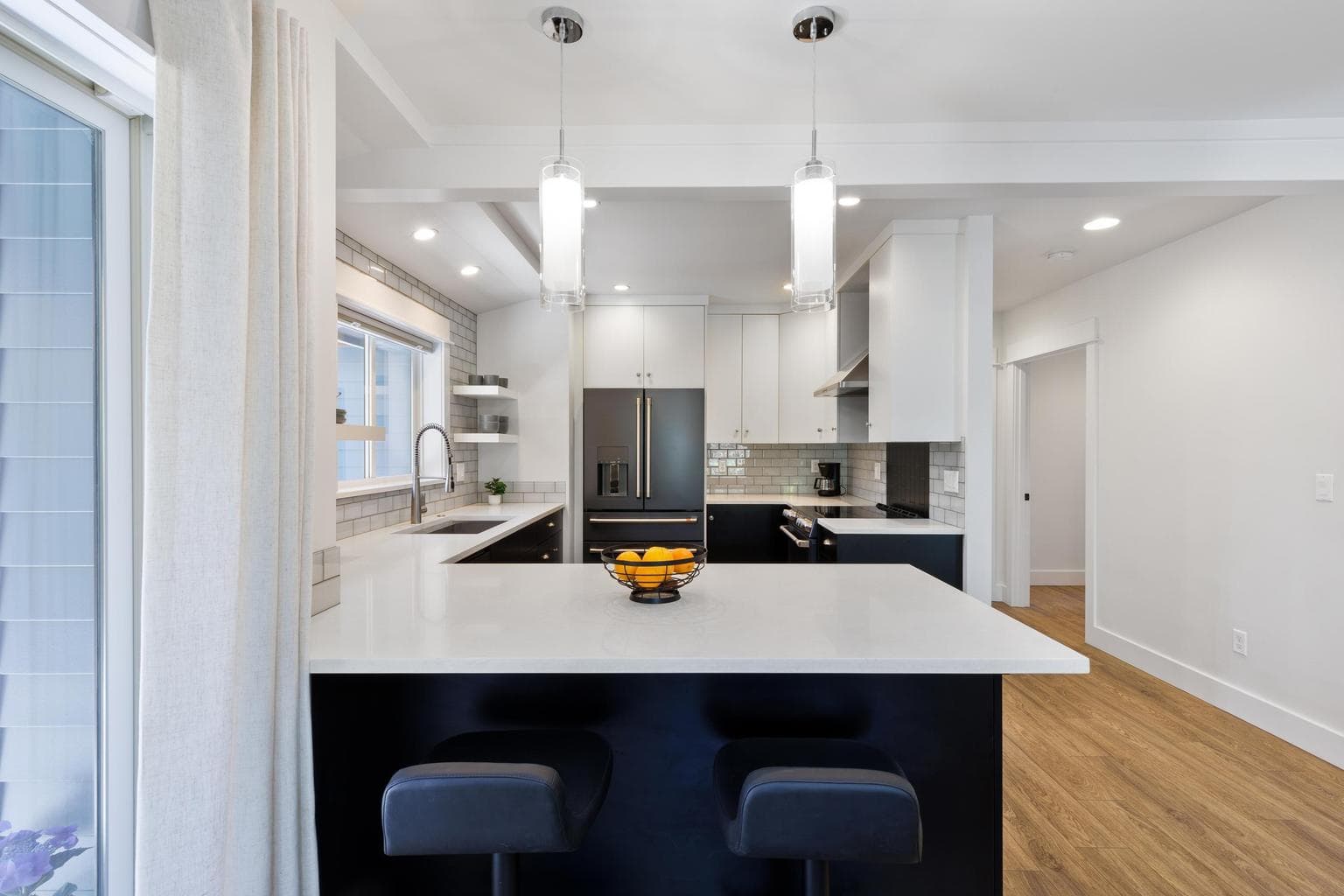 Photo of 1027 NW Albany Avenue 16 of 69