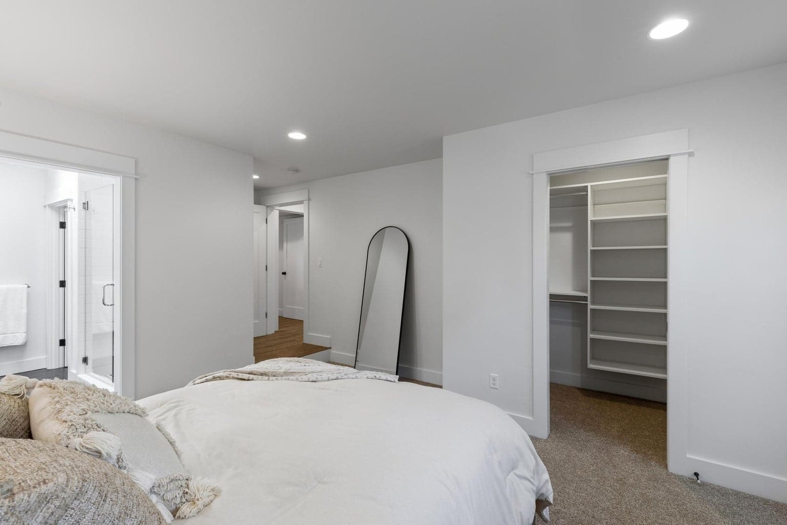 Photo of 1027 NW Albany Avenue 22 of 69