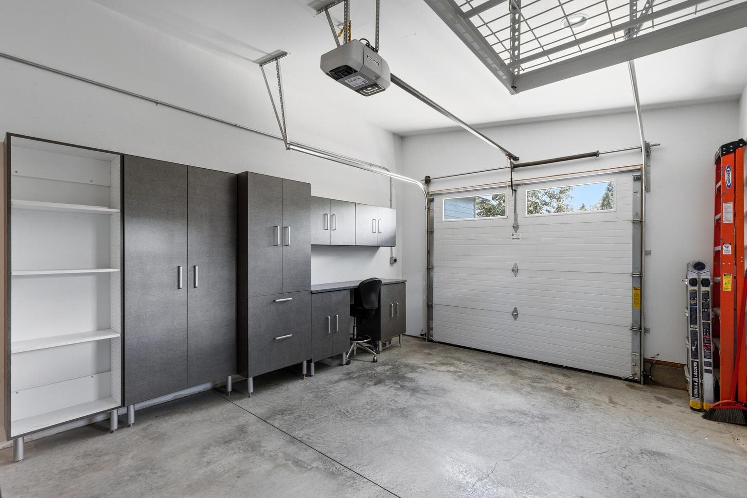 Photo of 1027 NW Albany Avenue 37 of 69