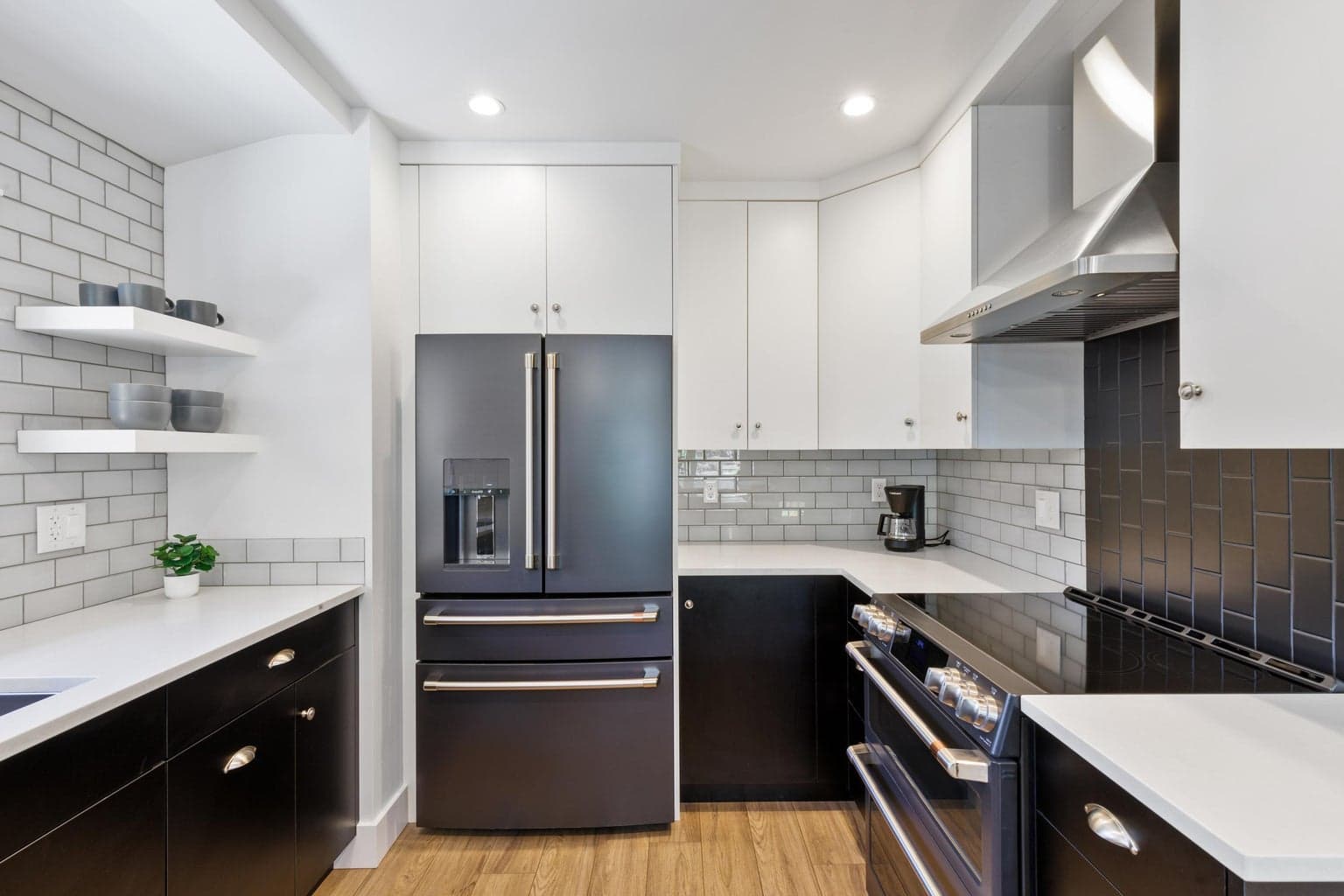 Photo of 1027 NW Albany Avenue 17 of 69