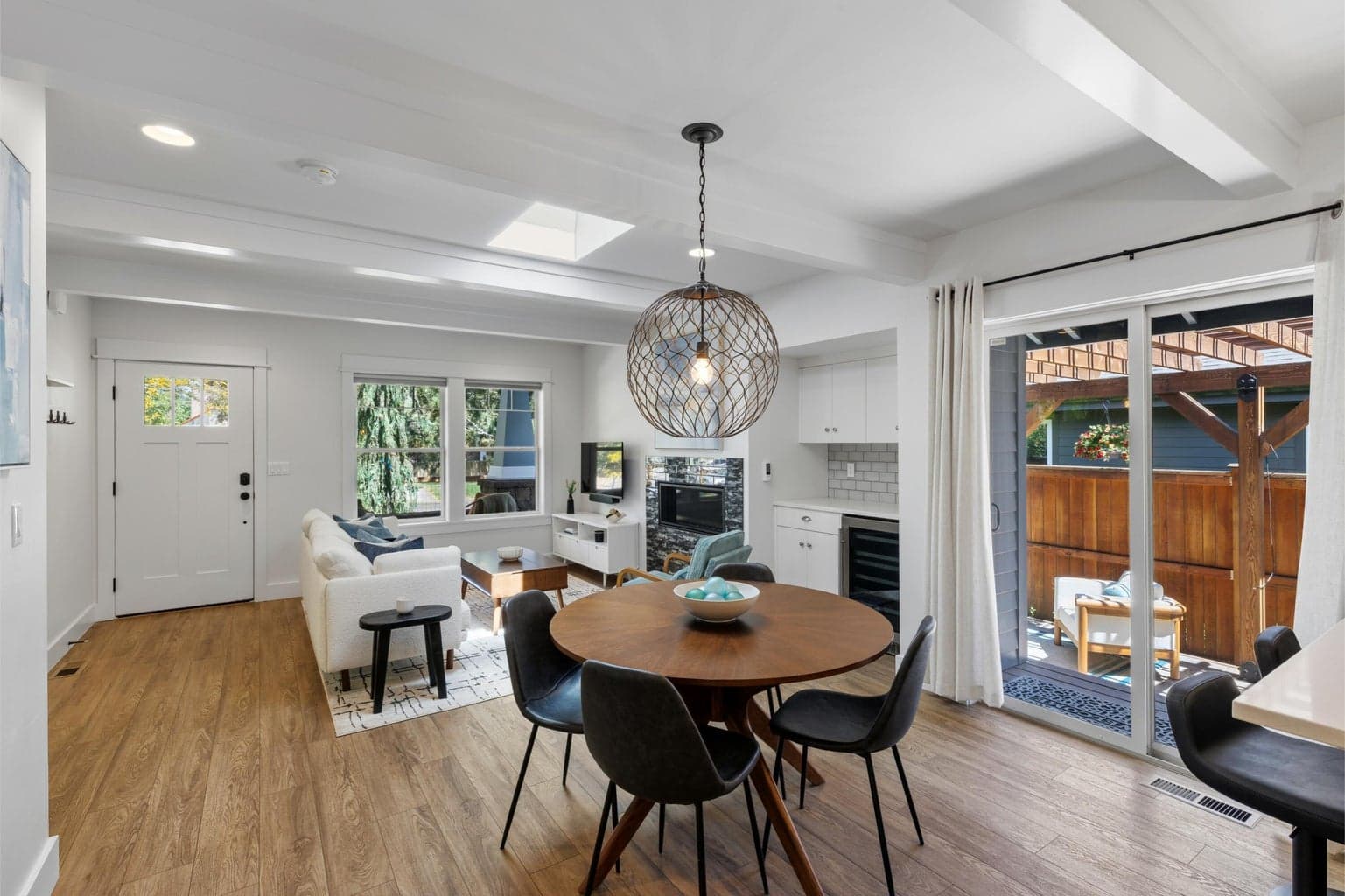 Photo of 1027 NW Albany Avenue 12 of 69