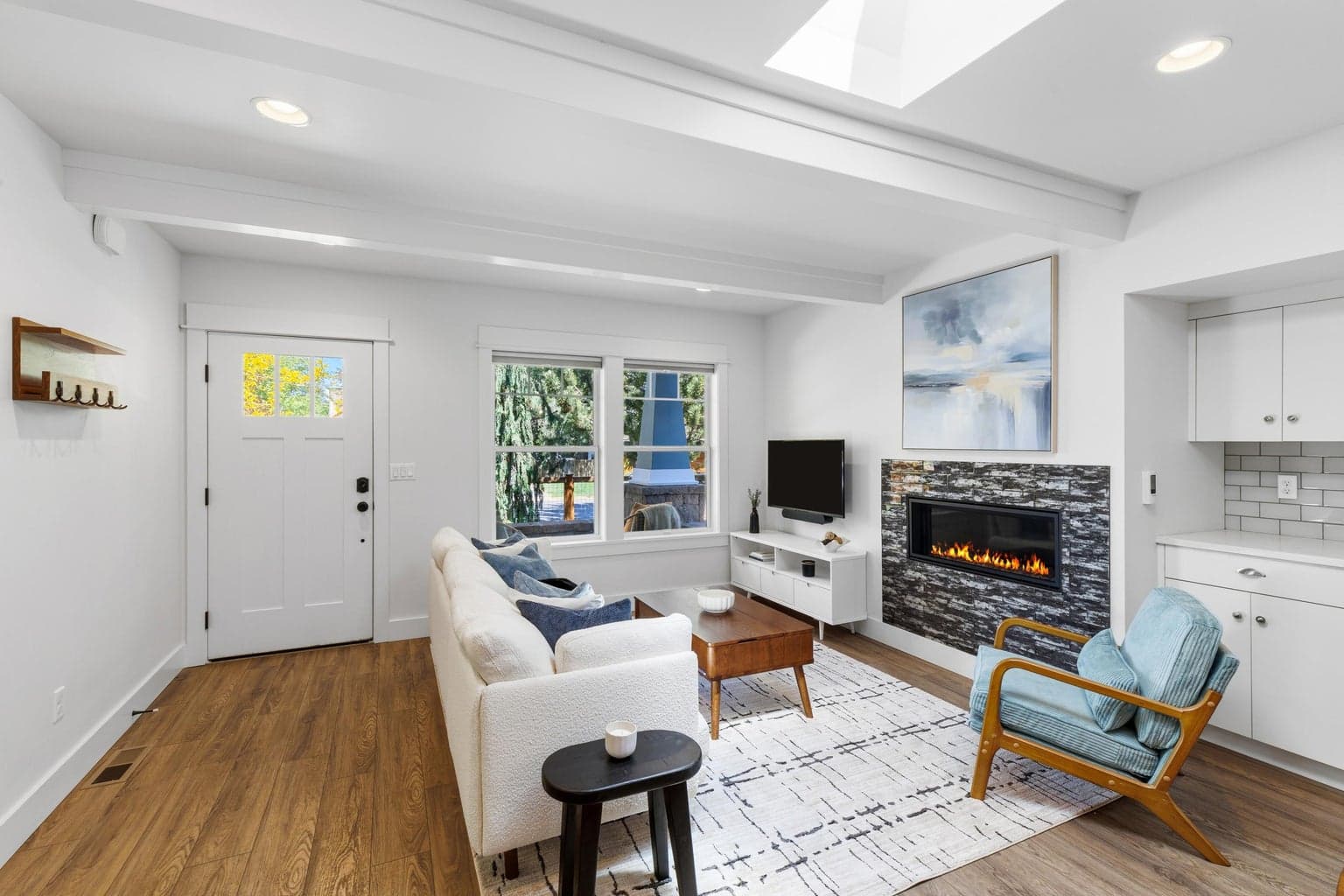 Photo of 1027 NW Albany Avenue 11 of 69