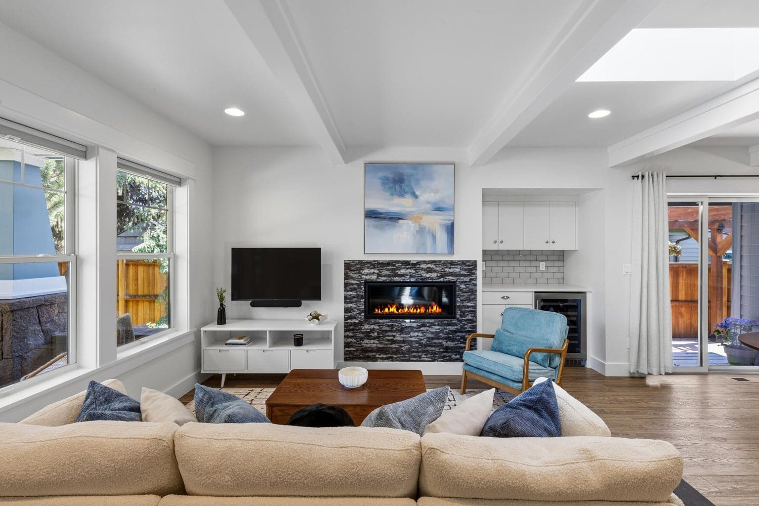 Photo of 1027 NW Albany Avenue 10 of 69