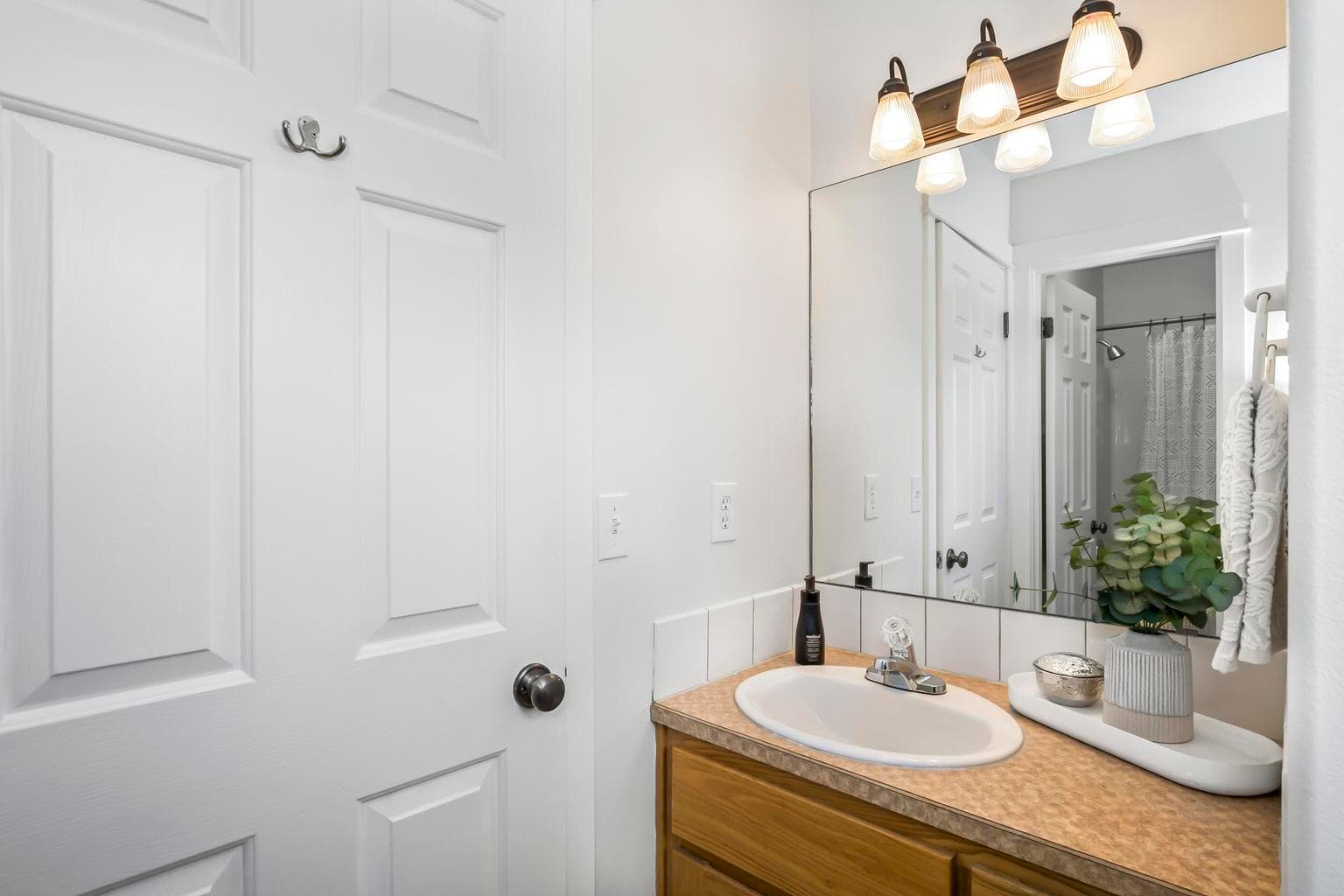 Photo of 21380 Oakview Drive 22 of 46