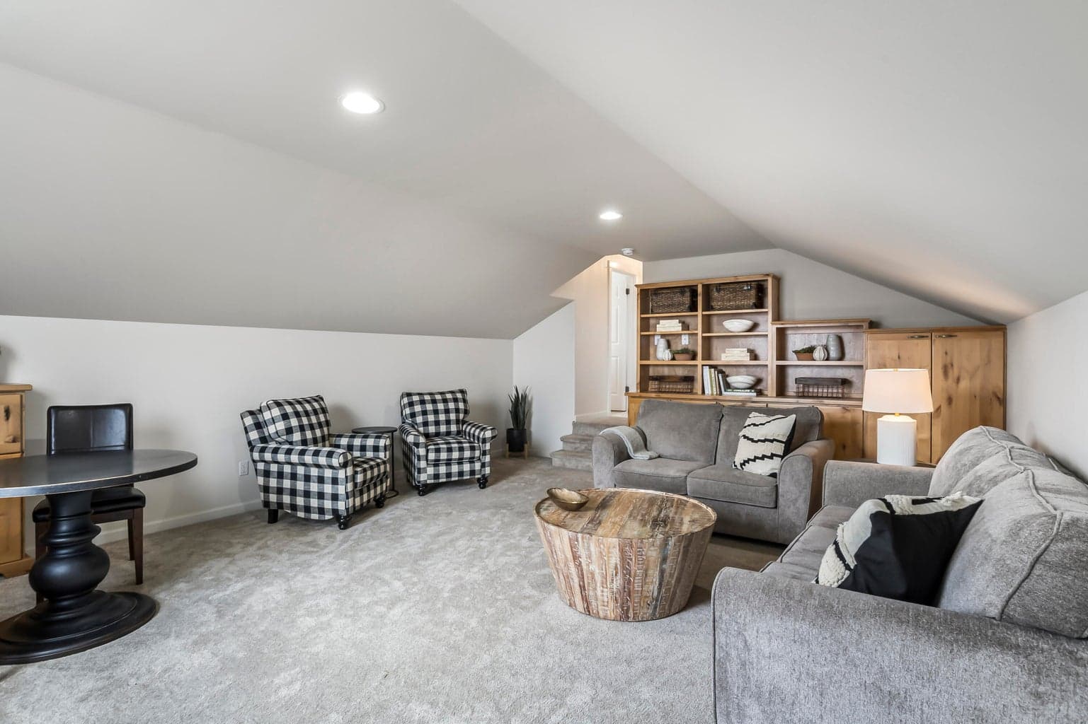 Photo of 21380 Oakview Drive 13 of 46