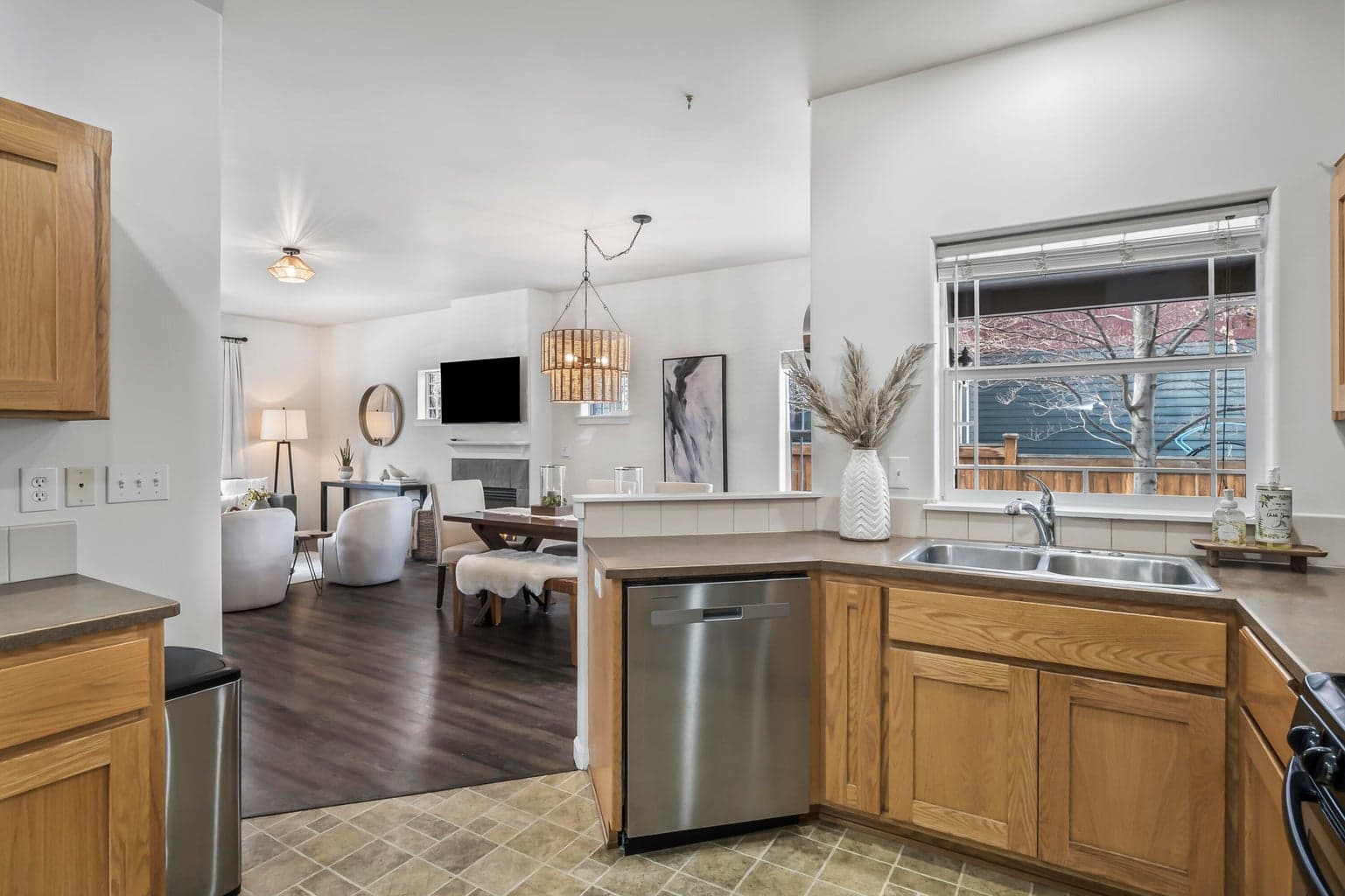 Photo of 21380 Oakview 3 of 46
