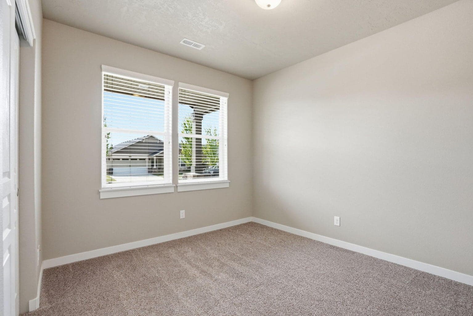 Front Bedroom/Office