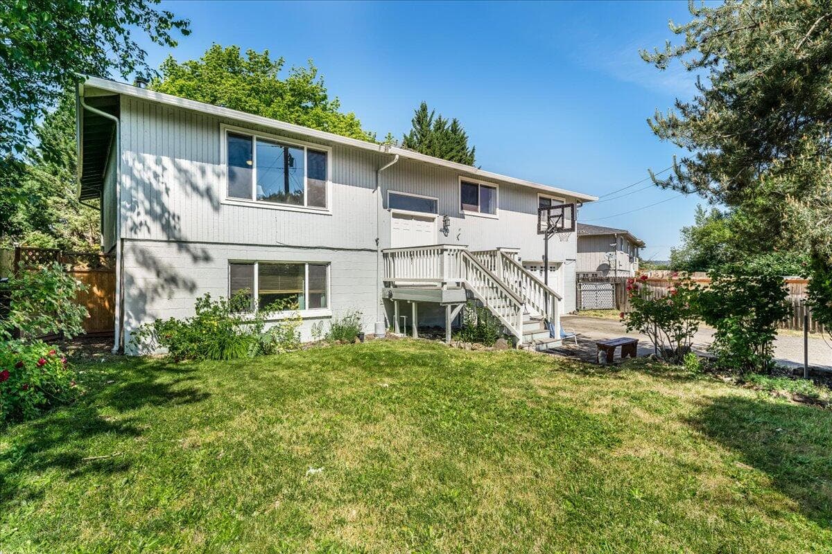 Photo of 4093 Old Upton 2 of 23