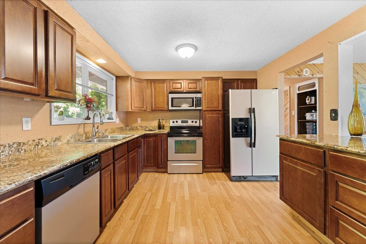 Photo of 4093 Old Upton 5 of 23