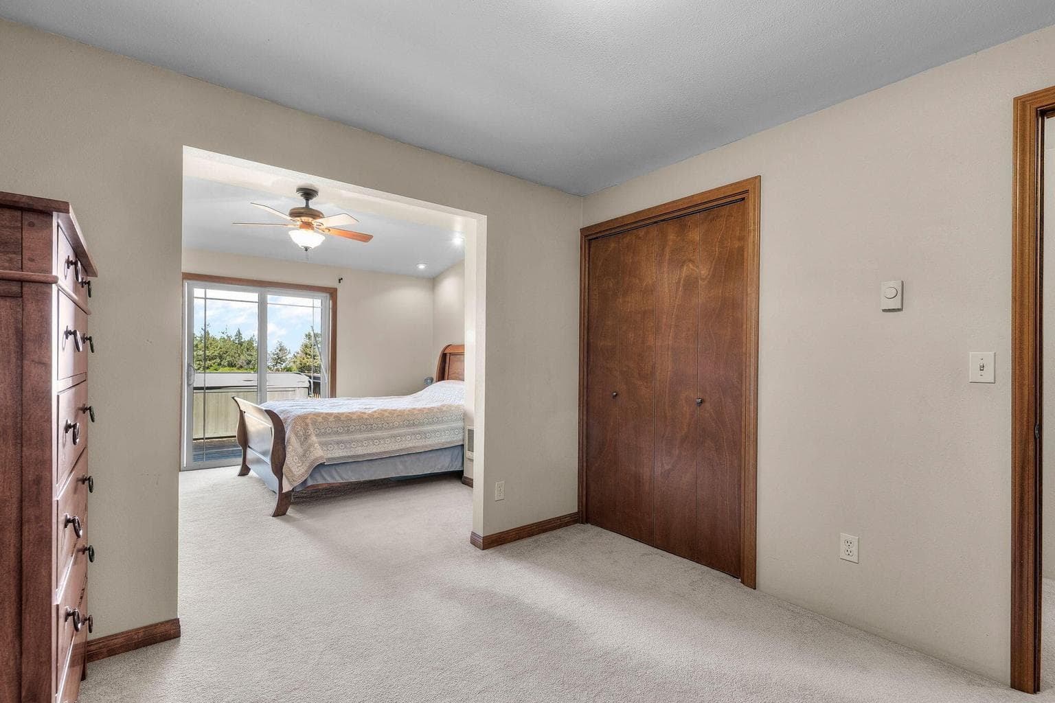 Spacious bedroom retreat w/attached sitting or flex space.