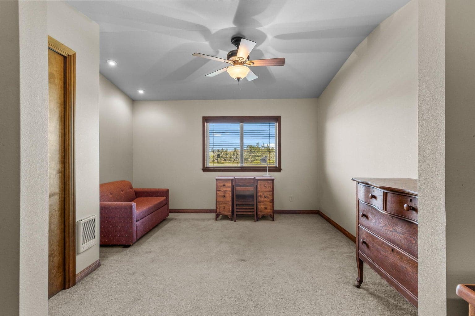 Spacious bedroom retreat w/attached sitting or flex space.