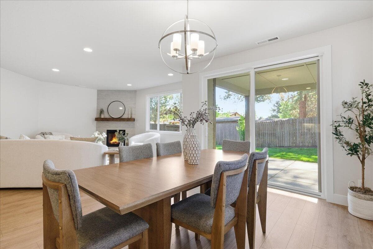 Photo of 61437 SE Daybreak Court 11 of 75