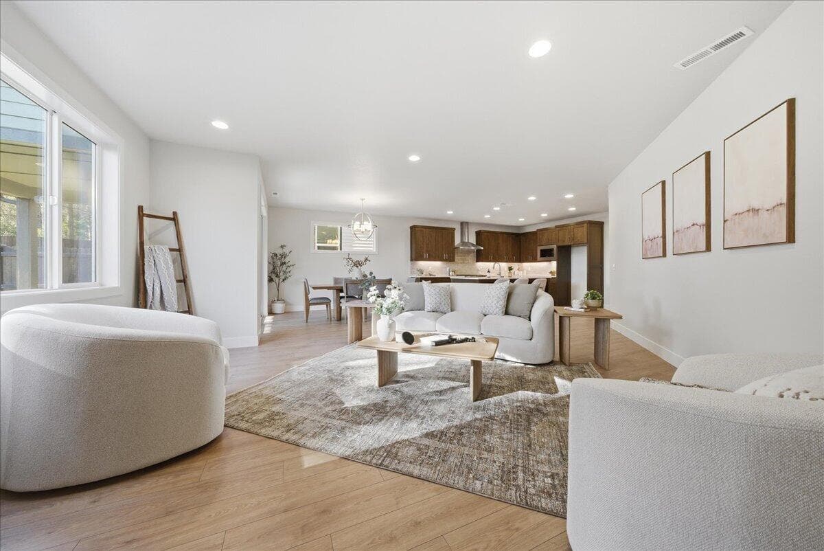 Photo of 61437 SE Daybreak Court 21 of 75