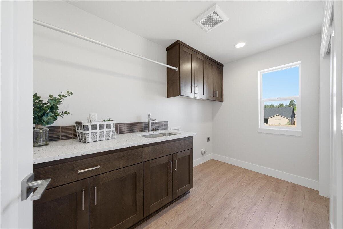 Photo of 61437 SE Daybreak Court 37 of 75
