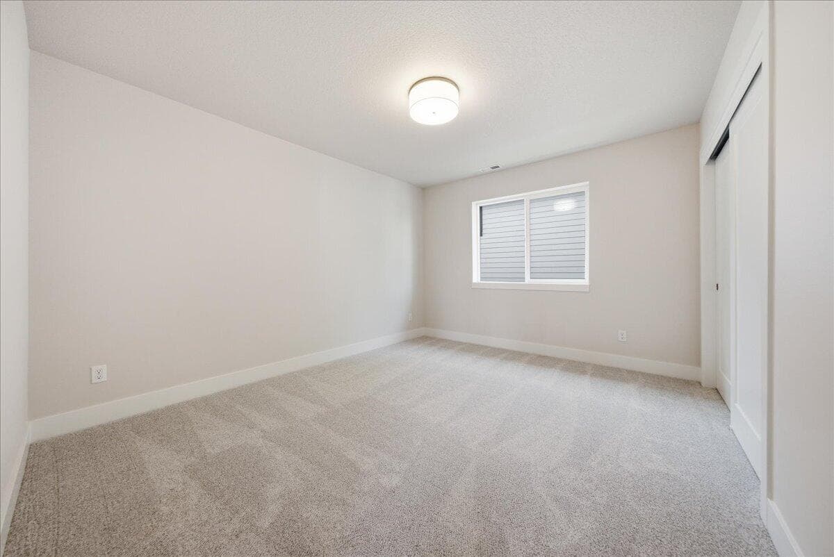 Photo of 61437 SE Daybreak Court 44 of 75