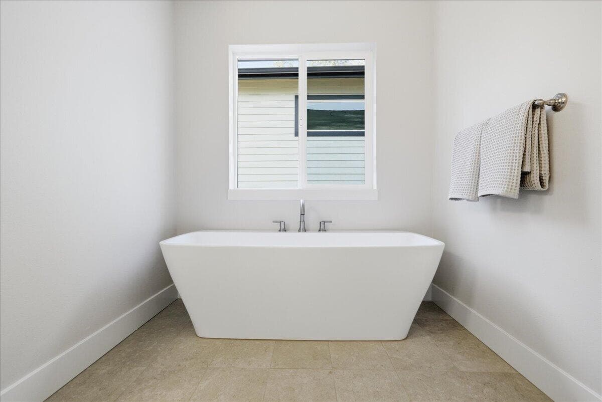 Photo of 61437 SE Daybreak Court 61 of 75