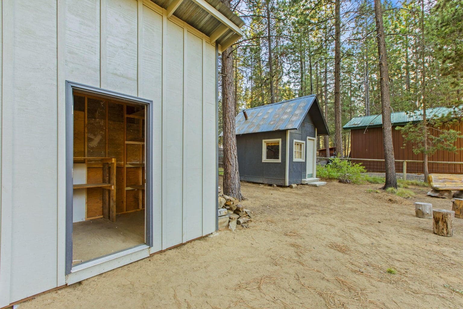 Flexible bonus structure offering additional utility and storage.