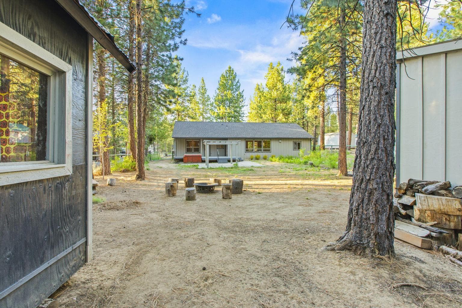 Backyard view, private lot, Central Oregon lifestyle