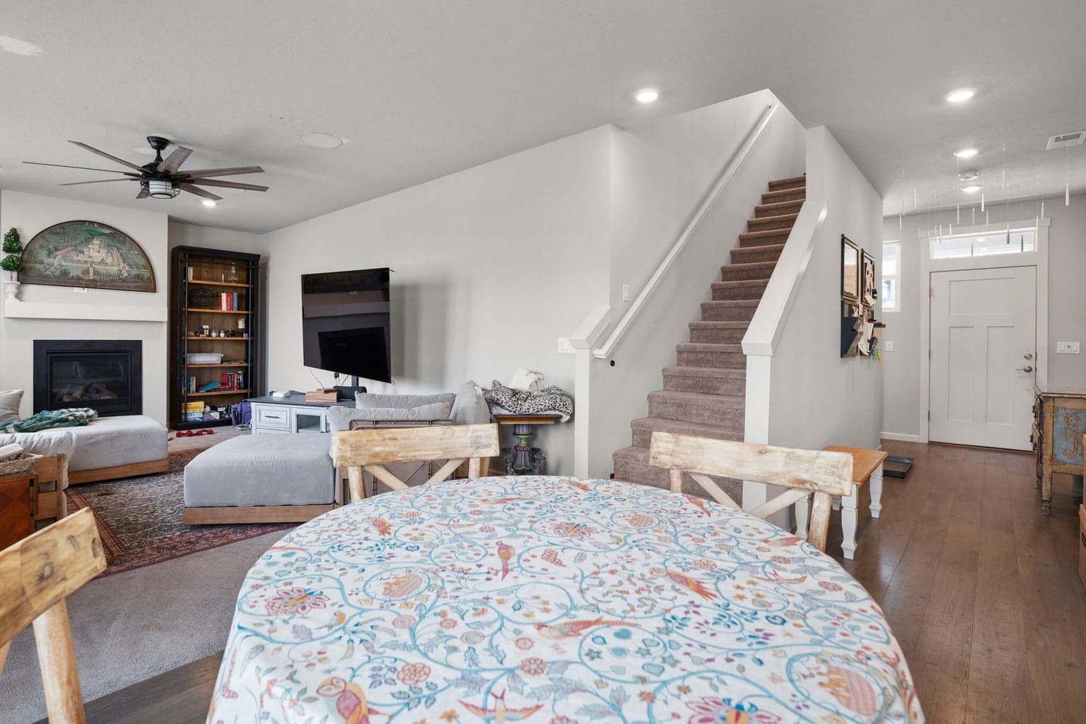 Photo of 4039 SW Quartz Place 17 of 44