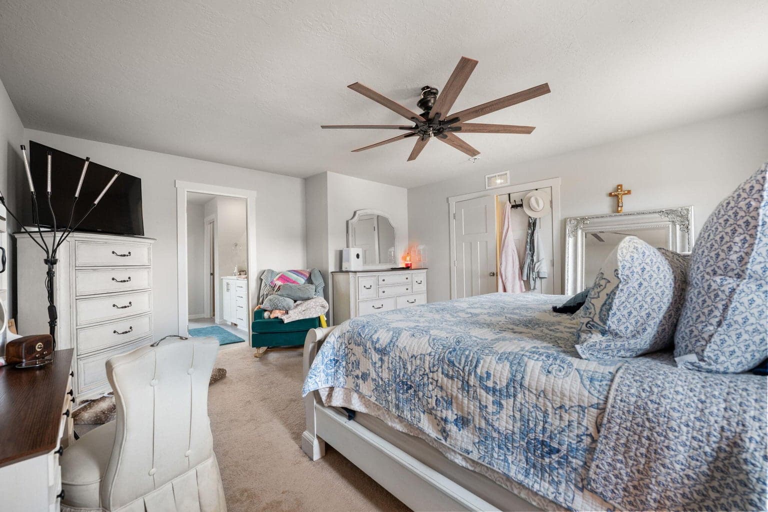 Photo of 4039 SW Quartz Place 34 of 44