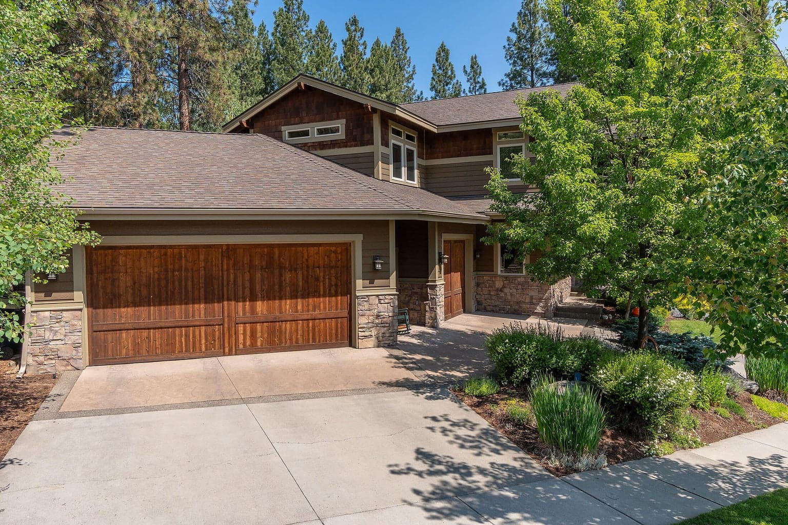 Oversized 3 Car Heated Garage
