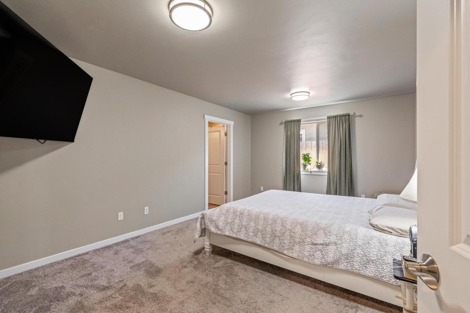 Photo of 951 SE Maliah Avenue 11 of 23