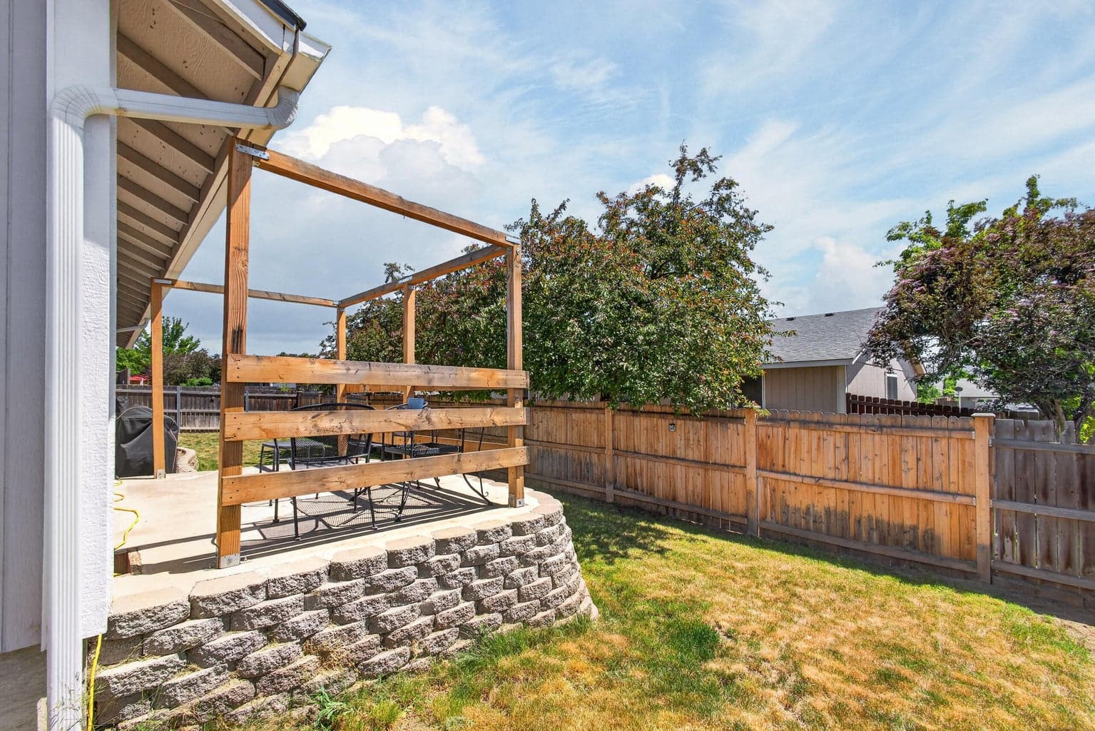 Photo of 316 Geneva Street 5 of 21