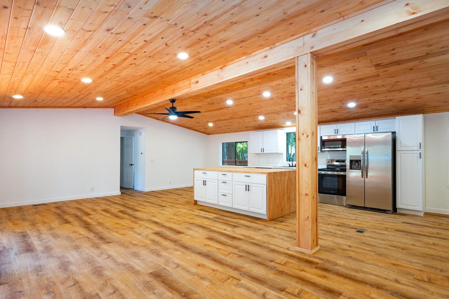 Photo of 601 Pinewood 4 of 33