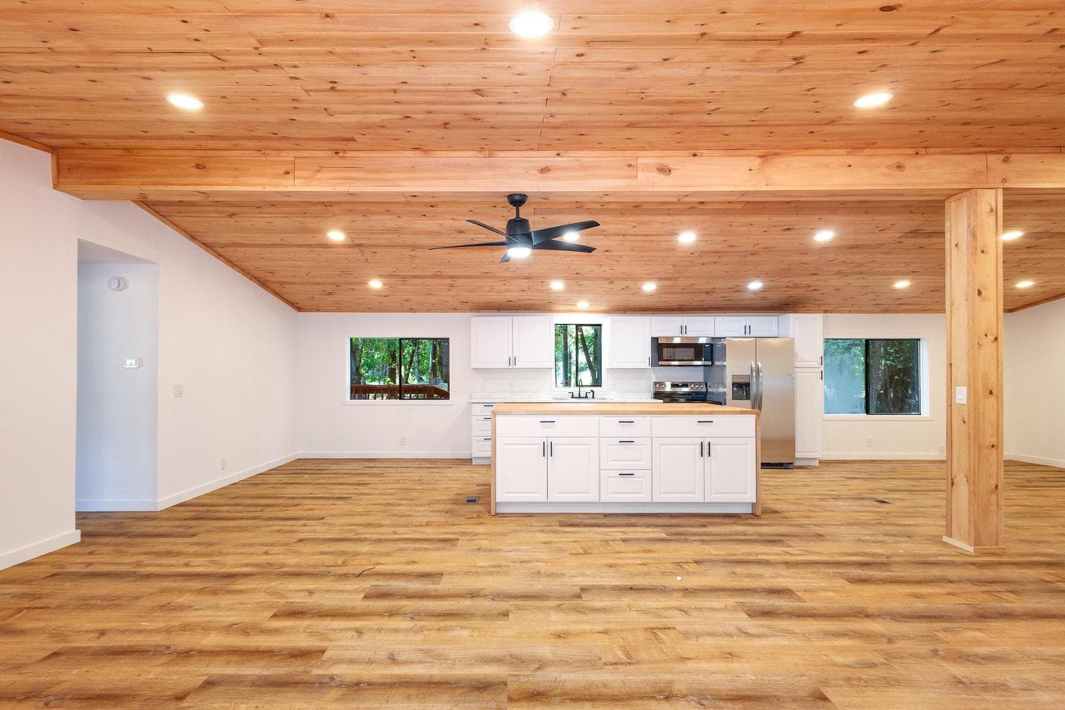 Photo of 601 Pinewood 5 of 33