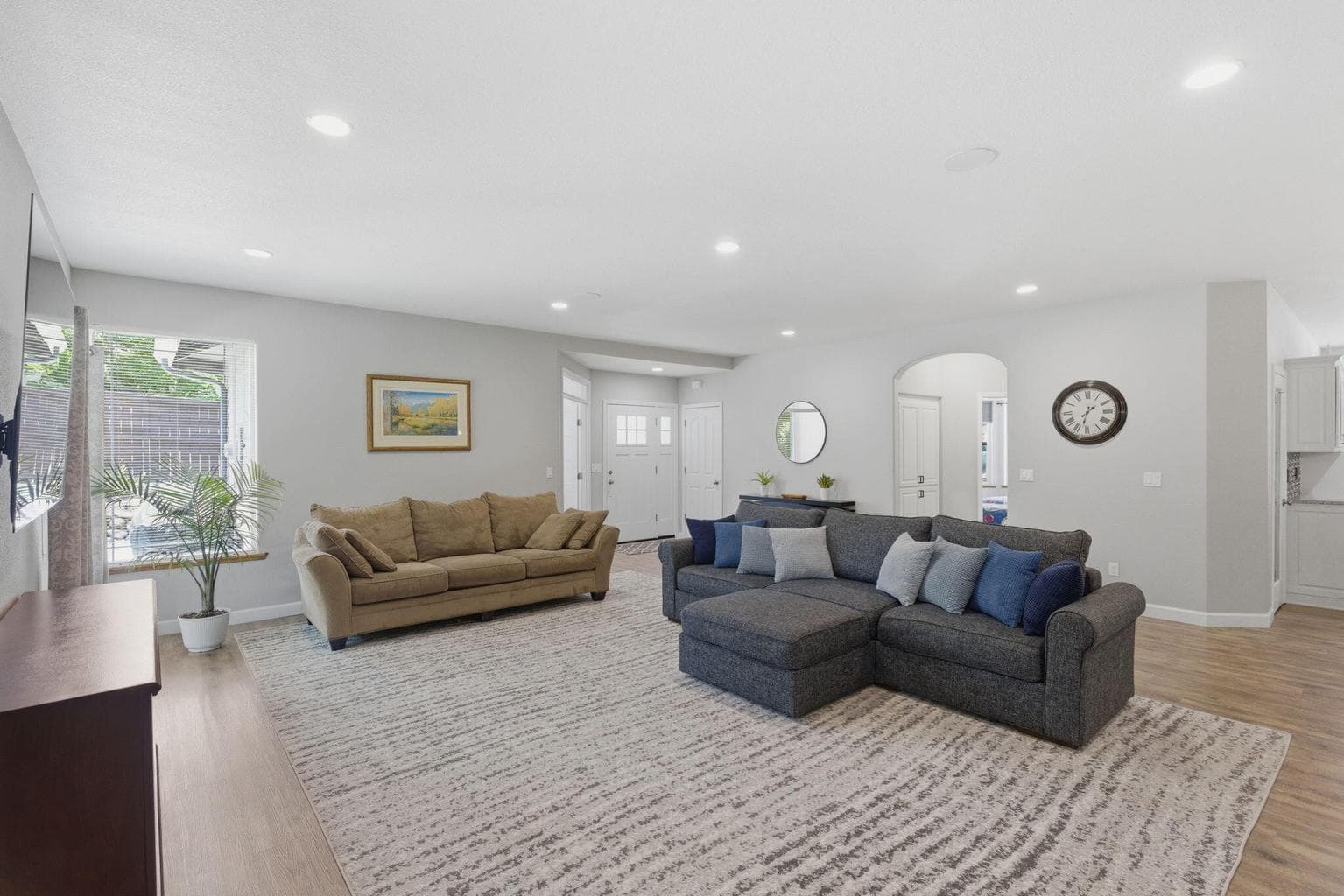 Photo of 965 Valley View 5 of 56