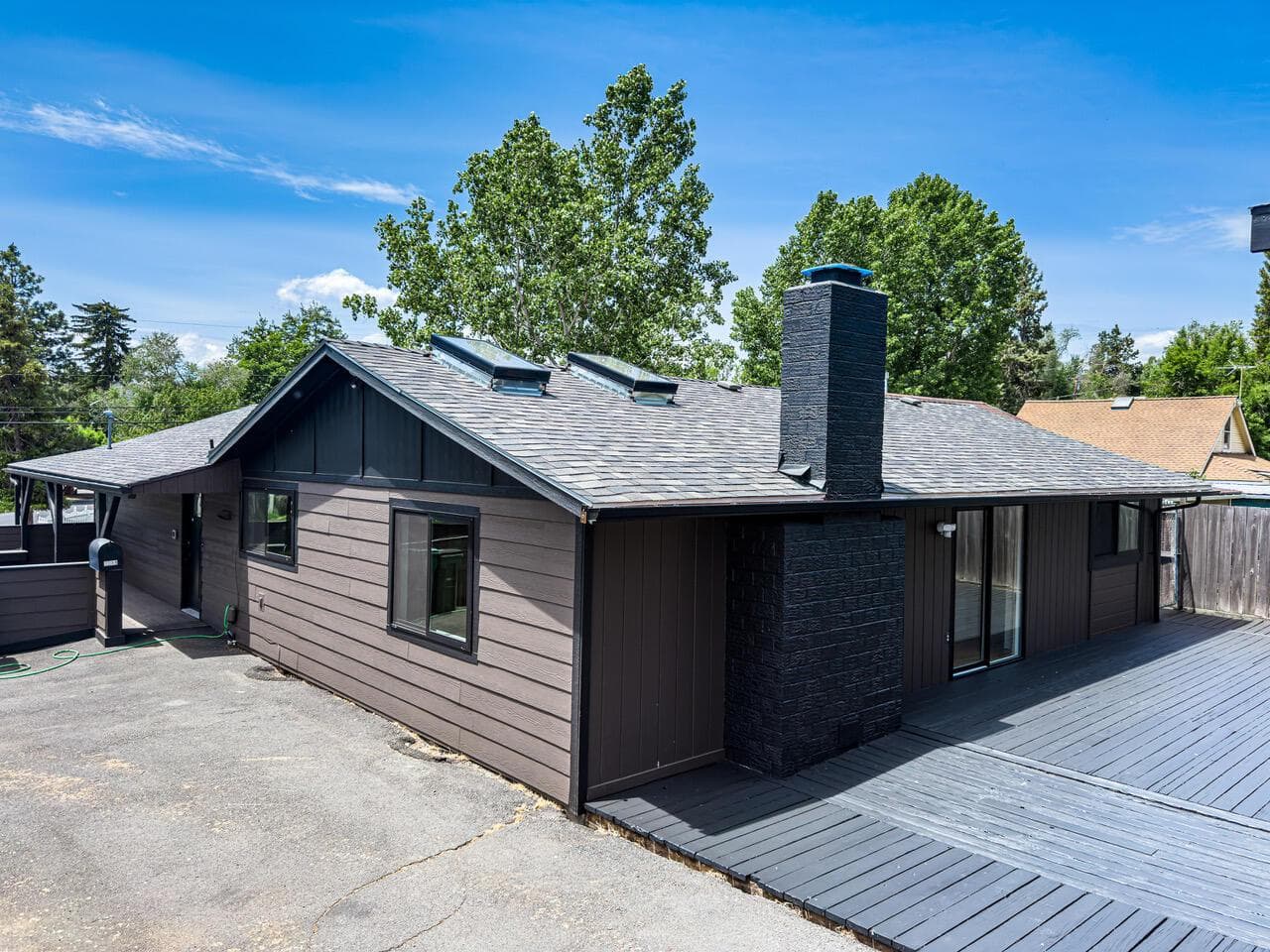 Photo of 2211 California Avenue 6 of 34