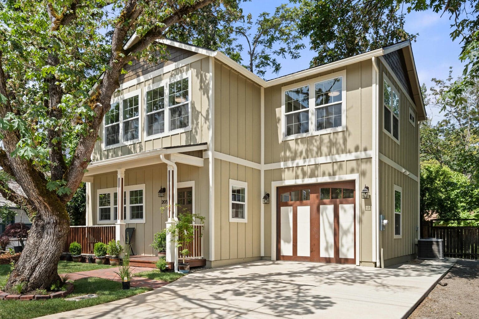 Photo of 205 Oregon 3 of 33