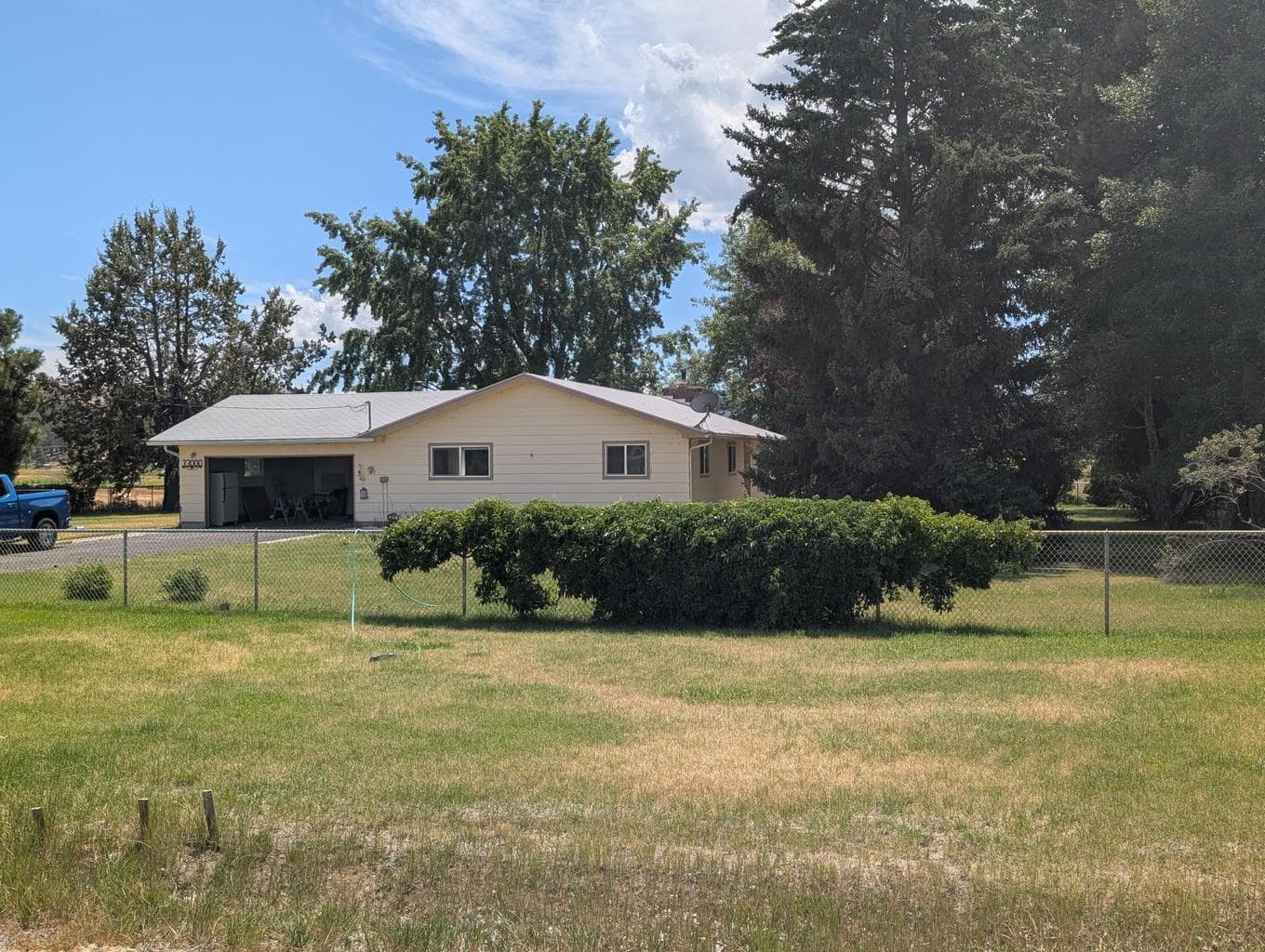 Photo of 33000 McCartie 2 of 27