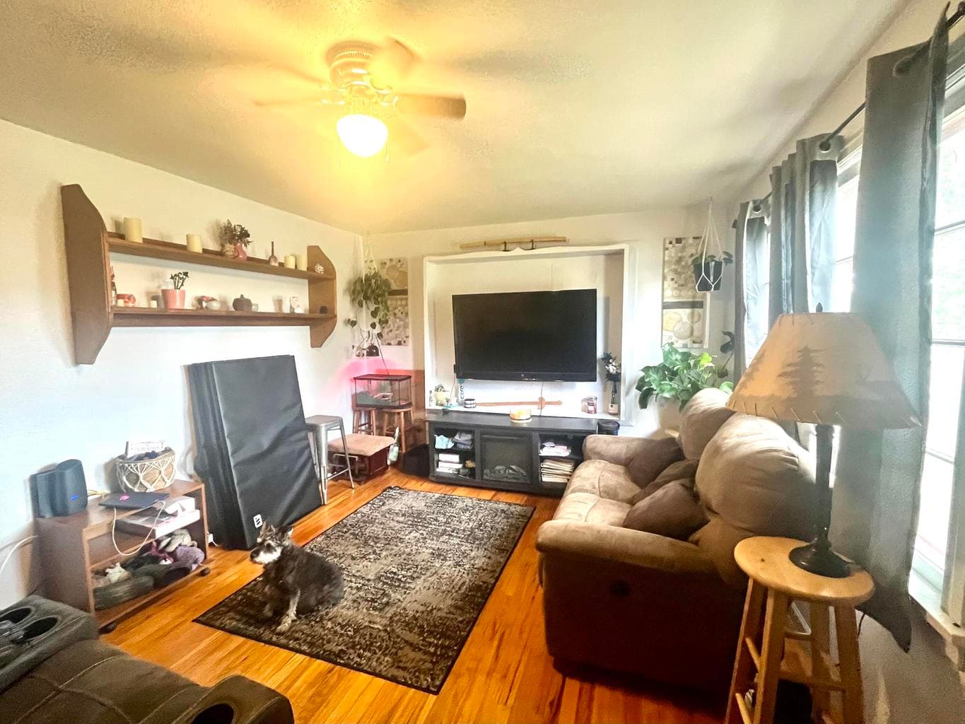 Photo of 2907 Homedale 2 of 17