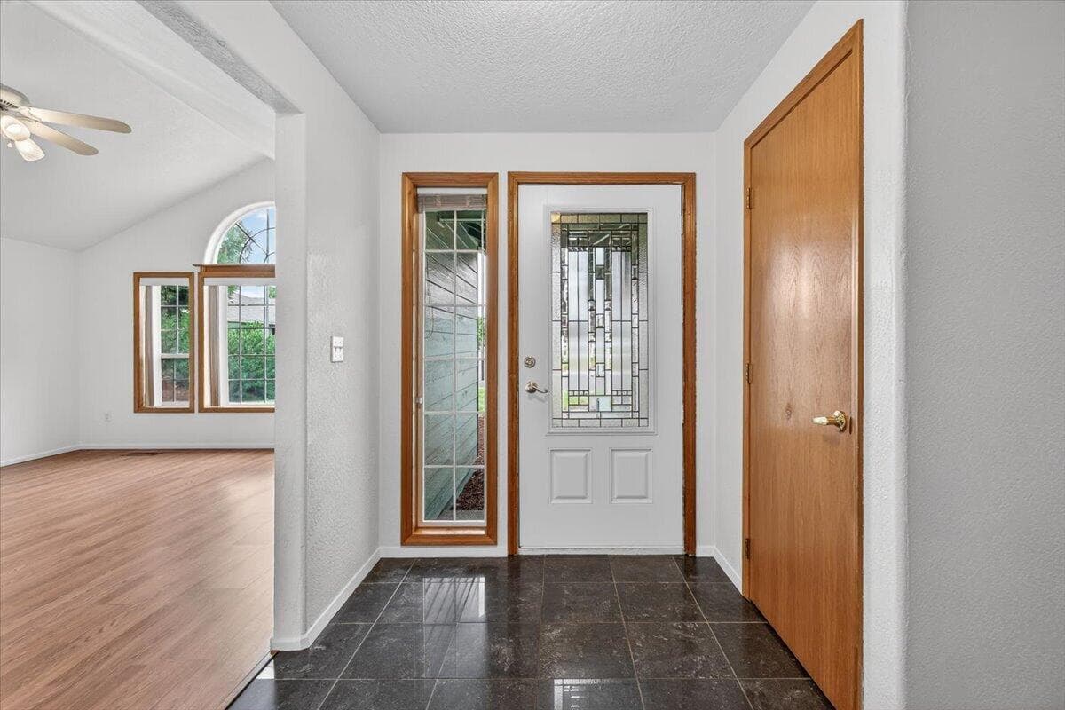 Photo of 3533 Alderwood 3 of 23
