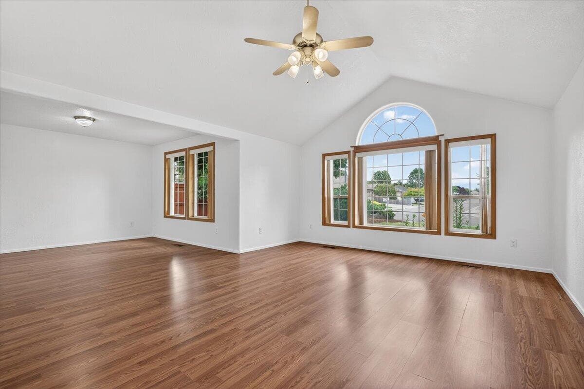 Photo of 3533 Alderwood 5 of 23