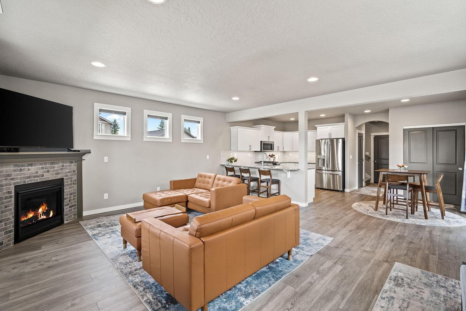 Living room, gas fireplace