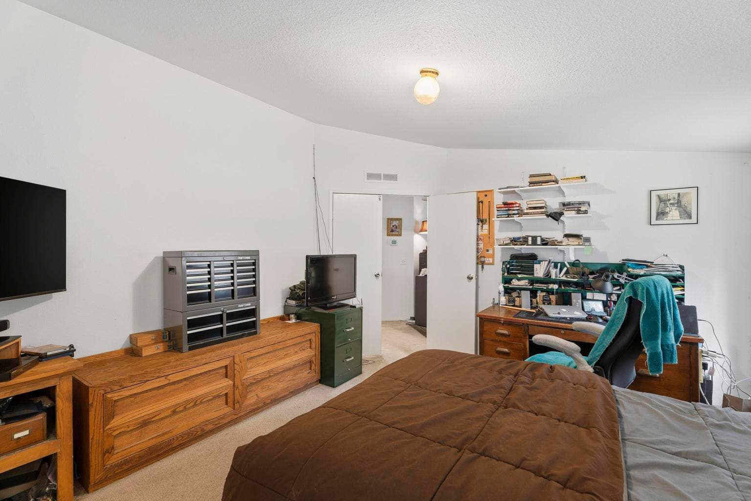 Photo of 16928 Covina Road 24 of 48