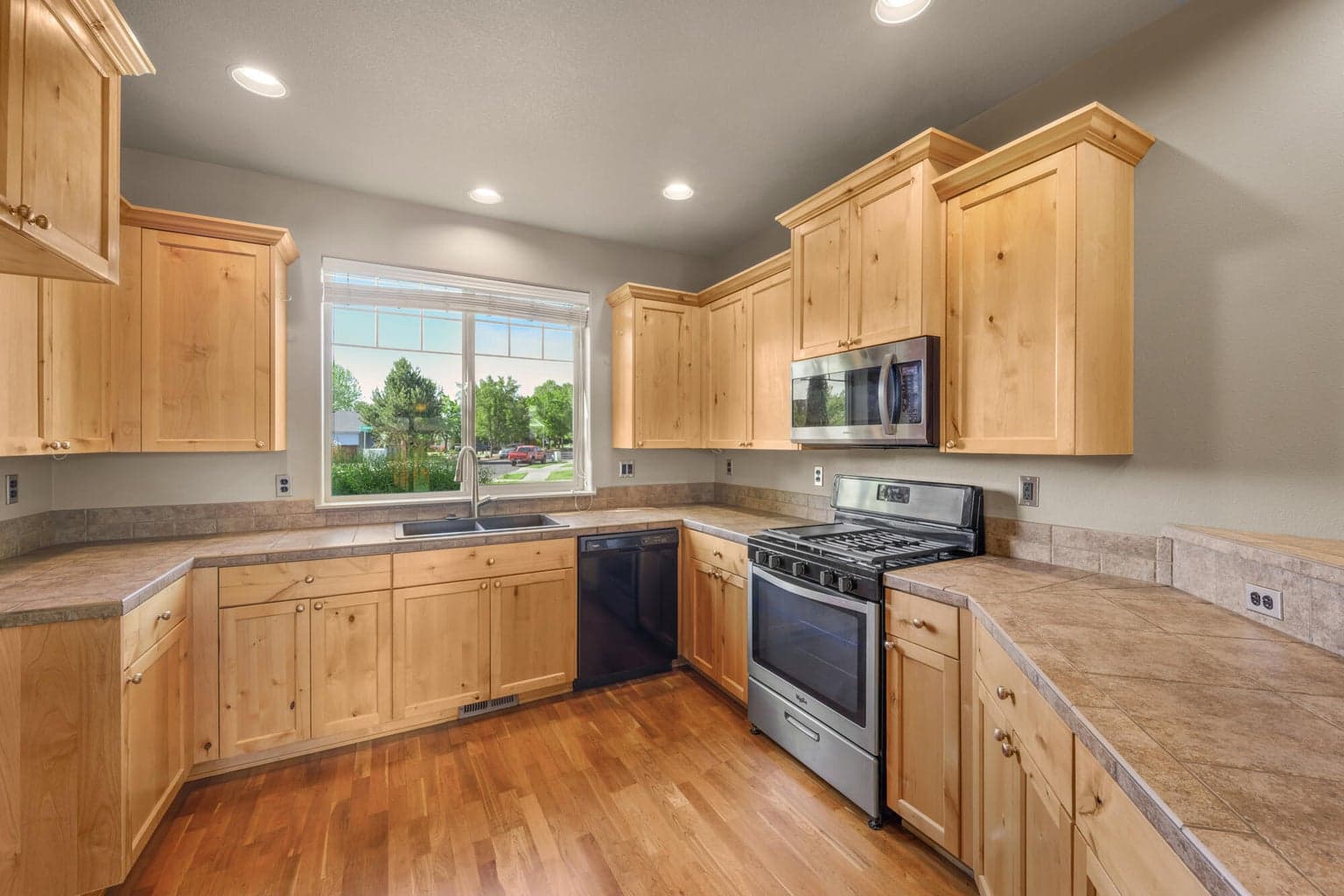 Photo of 1402 NE Hudspeth Road 11 of 36